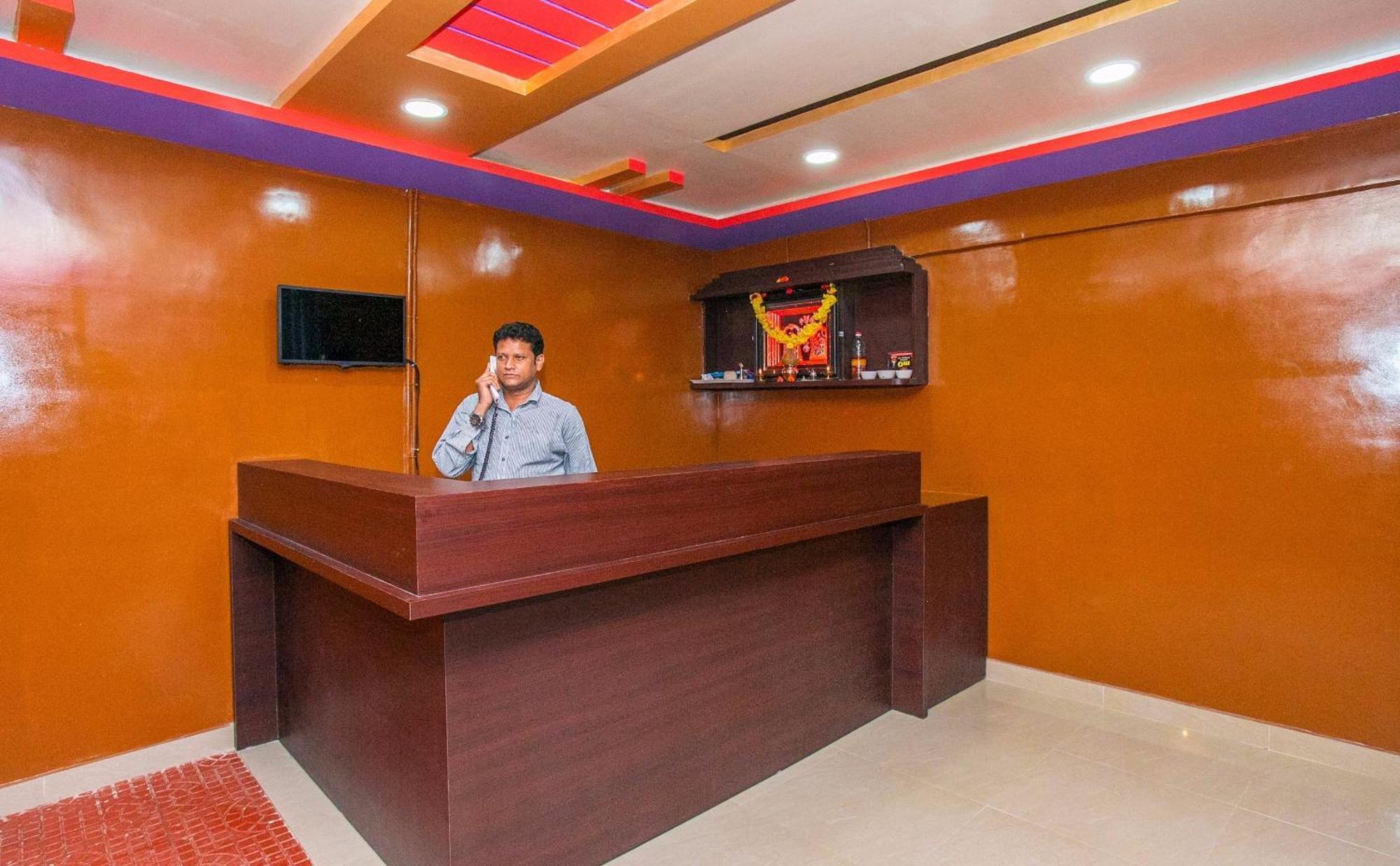 Flagship Sri Hari Premium Comforts Near Sandhya Digital 4K Theatre Bangalore Esterno foto